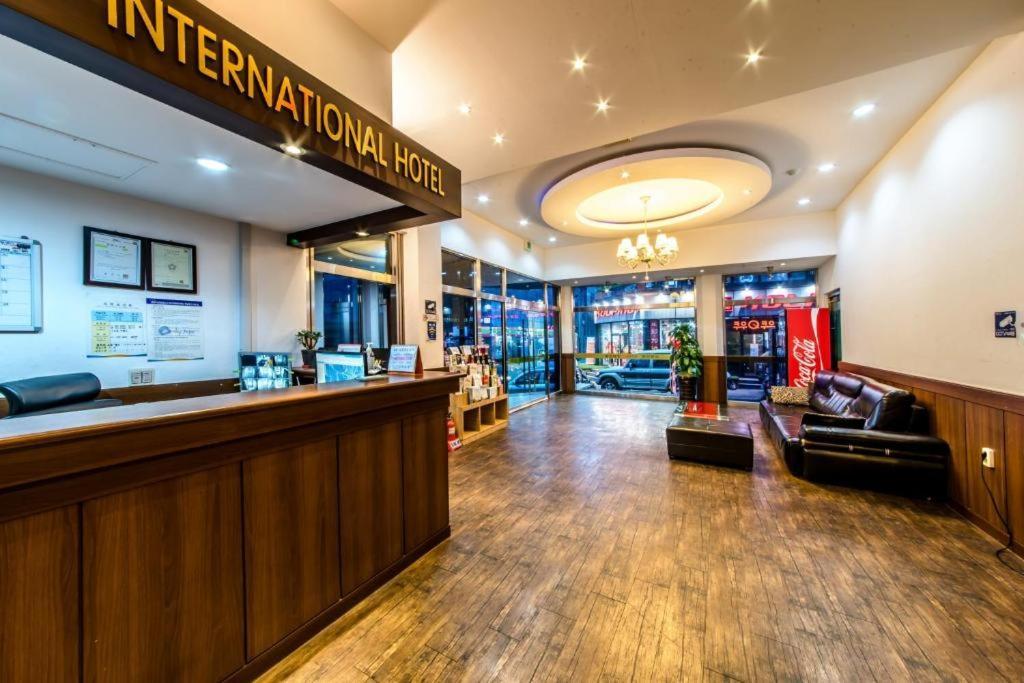 International Hotel Чеджу Екстериор снимка